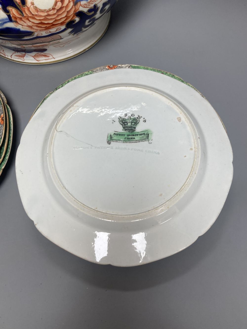 A set of six early 19th century Masons Ironstone dessert dishes and an ironstone tureen base (7)